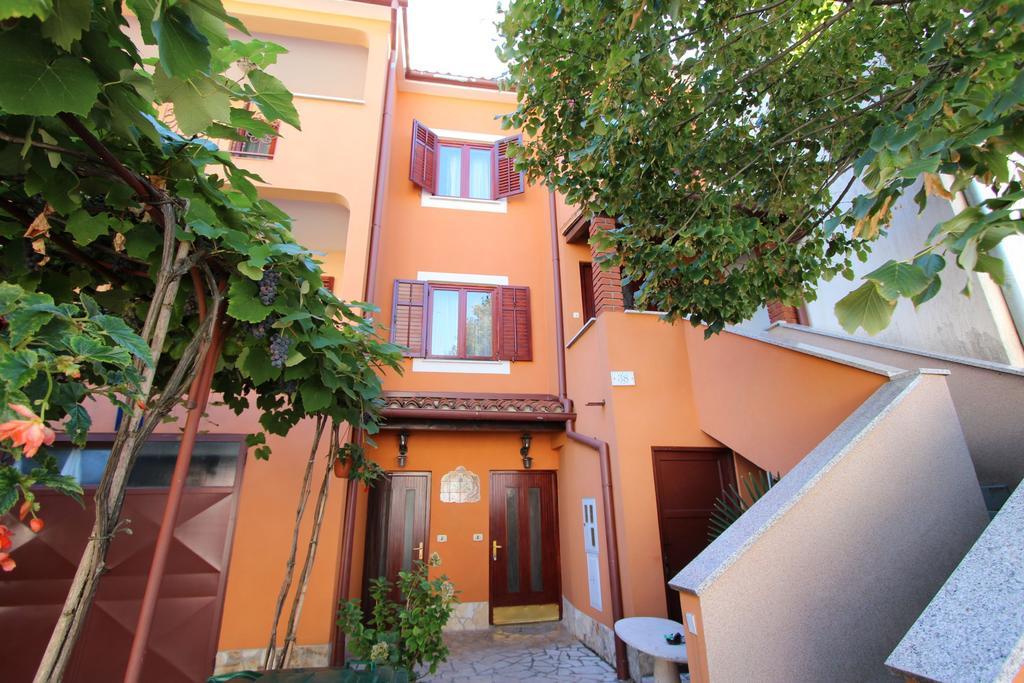 Apartments Grace Rovinj Bagian luar foto